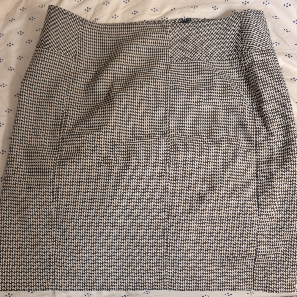LOFT Black and White Houndstooth Pencil Skirt New With Tags